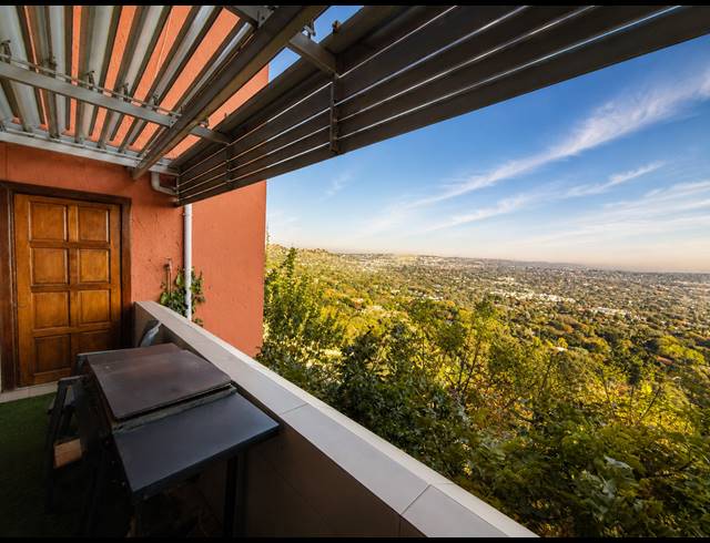 2 BEDROOM APARTMENT FOR SALE IN NORTHCLIFF